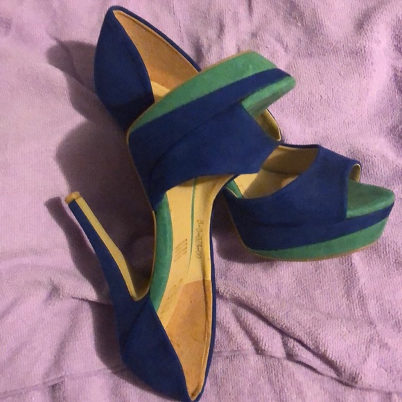 Shoes - Picture 5 of 6